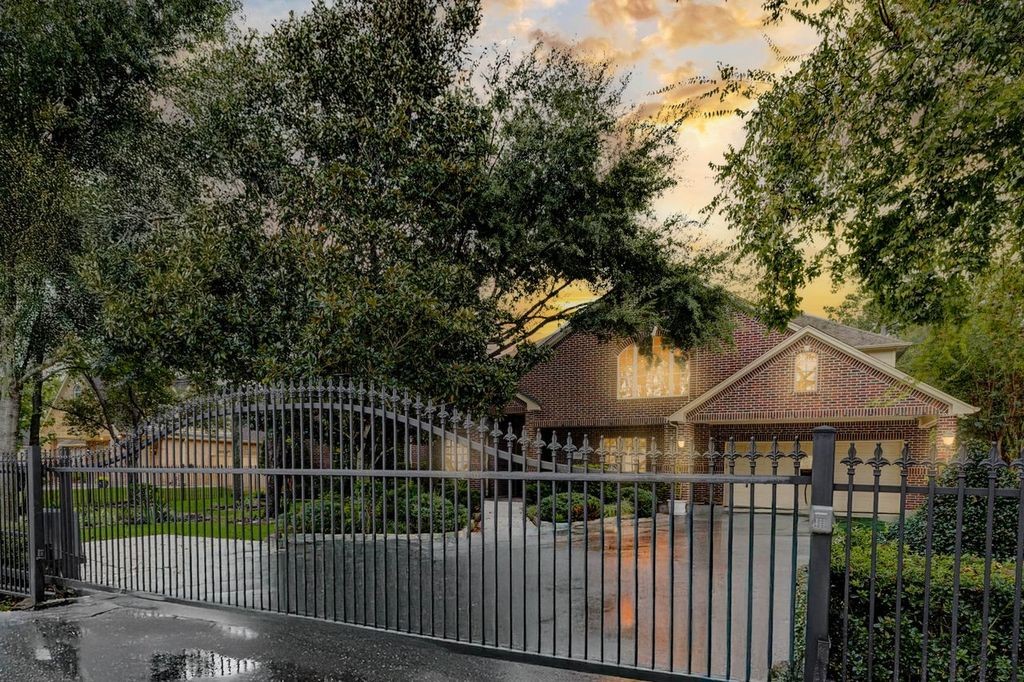 3509 Mirror Court Spring, TX 77388 - Photo 41 of 45 3509 Mirror Court is ready for its new owners. Contact us today to schedule your private tour and experience all this exceptional property has to offer.