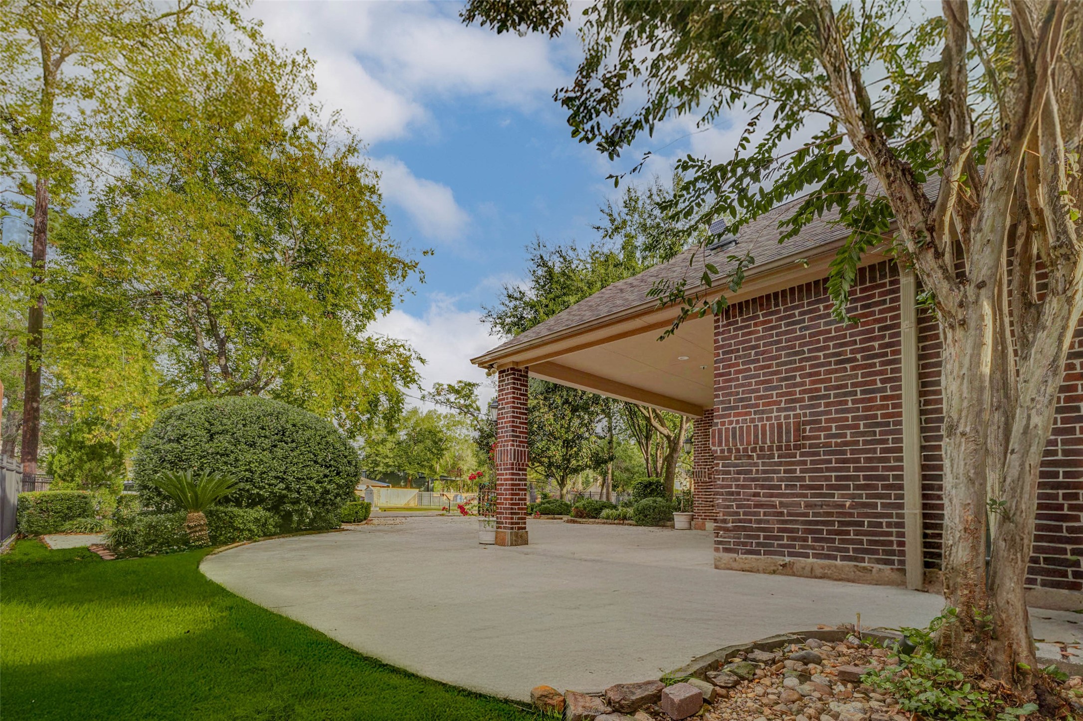3509 Mirror Court Spring, TX 77388 - Photo 42 of 45 You have an extensive amount of decking throughout the front and back of this wonderful property.