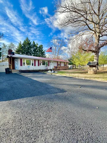 $219,000 | 1511 Cedar Street, Clifton Forge, VA 24422