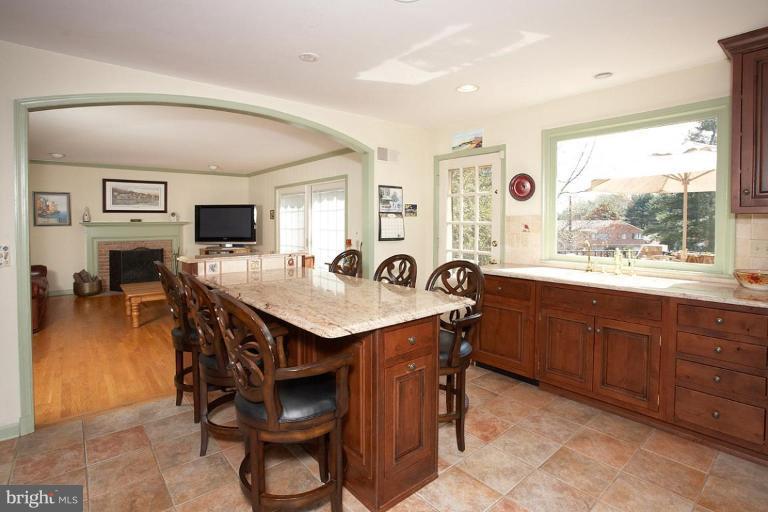 6016 Overlea Road Bethesda, MD 20816 - Photo 14 of 30 Kitchen/Family Room