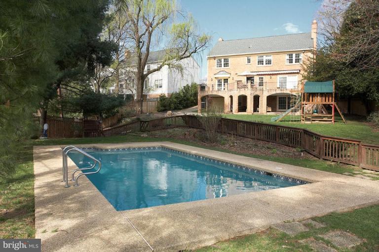 6016 Overlea Road Bethesda, MD 20816 - Photo 4 of 30 Exterior #3