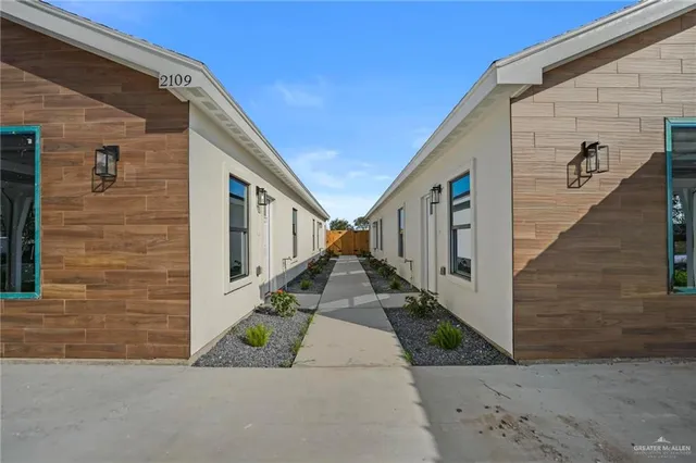 $1,400 | 2109 East Viviana Street, Unit 2, Edinburg, TX 78542