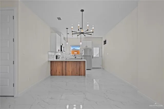 $1,400 | 2109 East Viviana Street, Unit 2, Edinburg, TX 78542