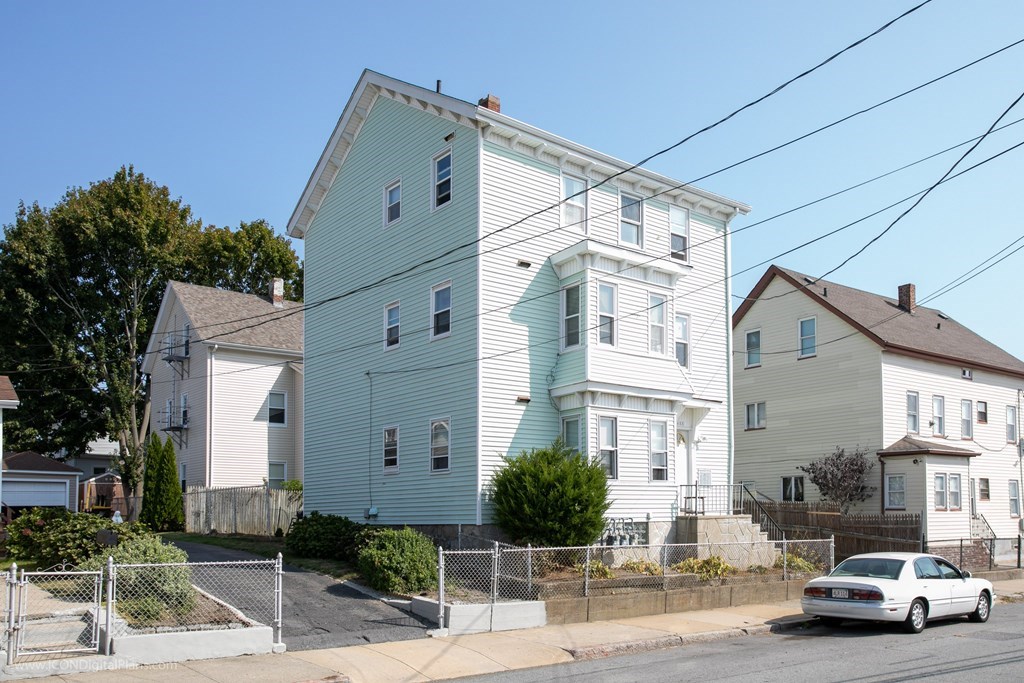 488 Cambridge Street Fall River, MA 02721 - Photo 3 of 29 Gallery Image 3