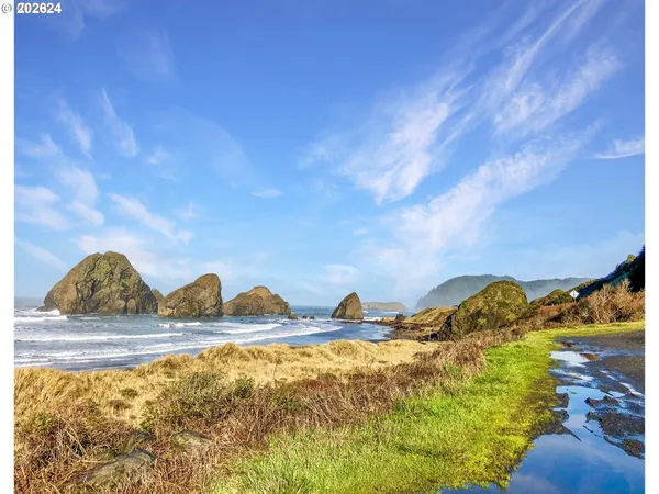 $575,000 | 29134 Ellensburg Avenue, Unit 23, Gold Beach, OR 97444