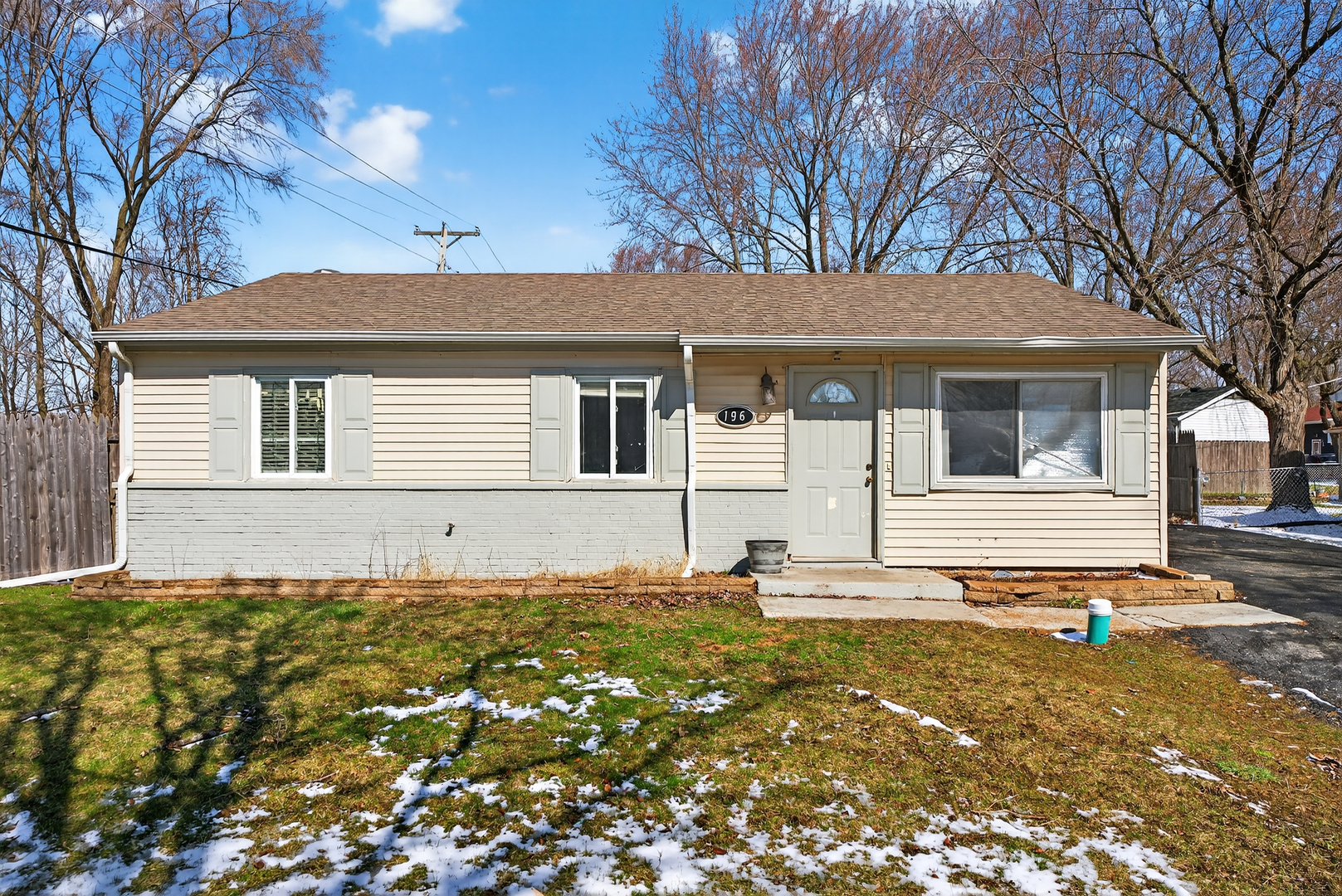 196 Hadleigh Road Bolingbrook, IL 60440 - Photo 1 of 20