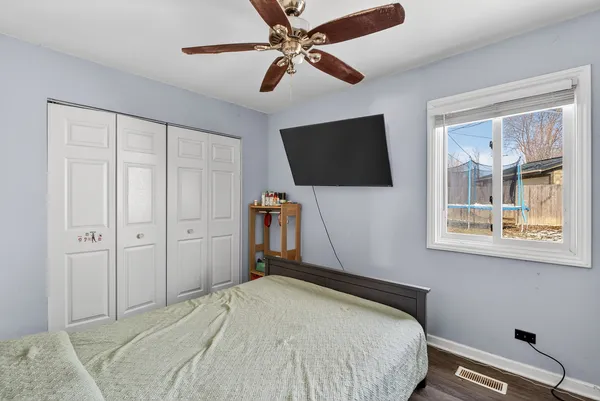 $290,000 | 196 Hadleigh Road, Bolingbrook, IL 60440