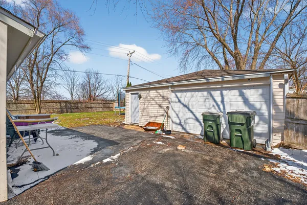 $290,000 | 196 Hadleigh Road, Bolingbrook, IL 60440