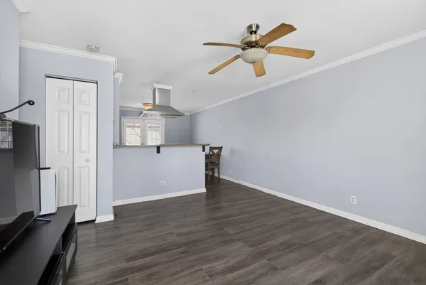 $290,000 | 196 Hadleigh Road, Bolingbrook, IL 60440