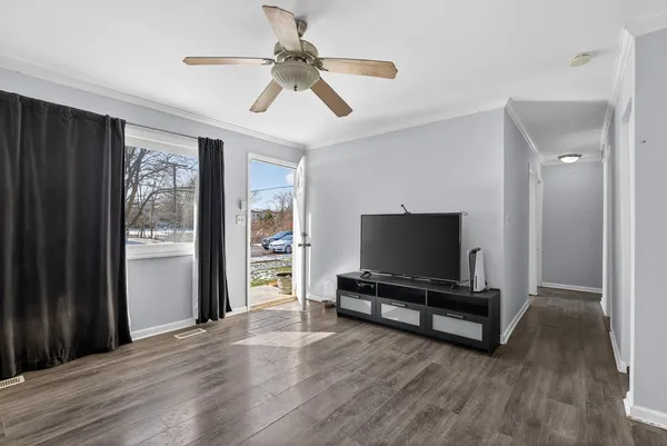 $290,000 | 196 Hadleigh Road, Bolingbrook, IL 60440