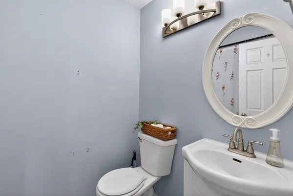 $285,000 | 196 Hadleigh Road, Bolingbrook, IL 60440