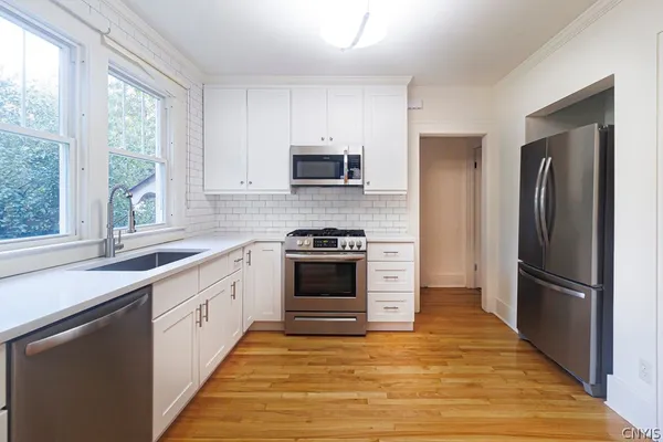 $2,900 | 6 Sanger Avenue, New Hartford, NY 13413