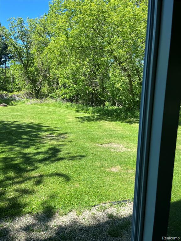 7057 Lapeer Road Davison, MI 48423 - Photo 21 of 28 Gallery Image 21
