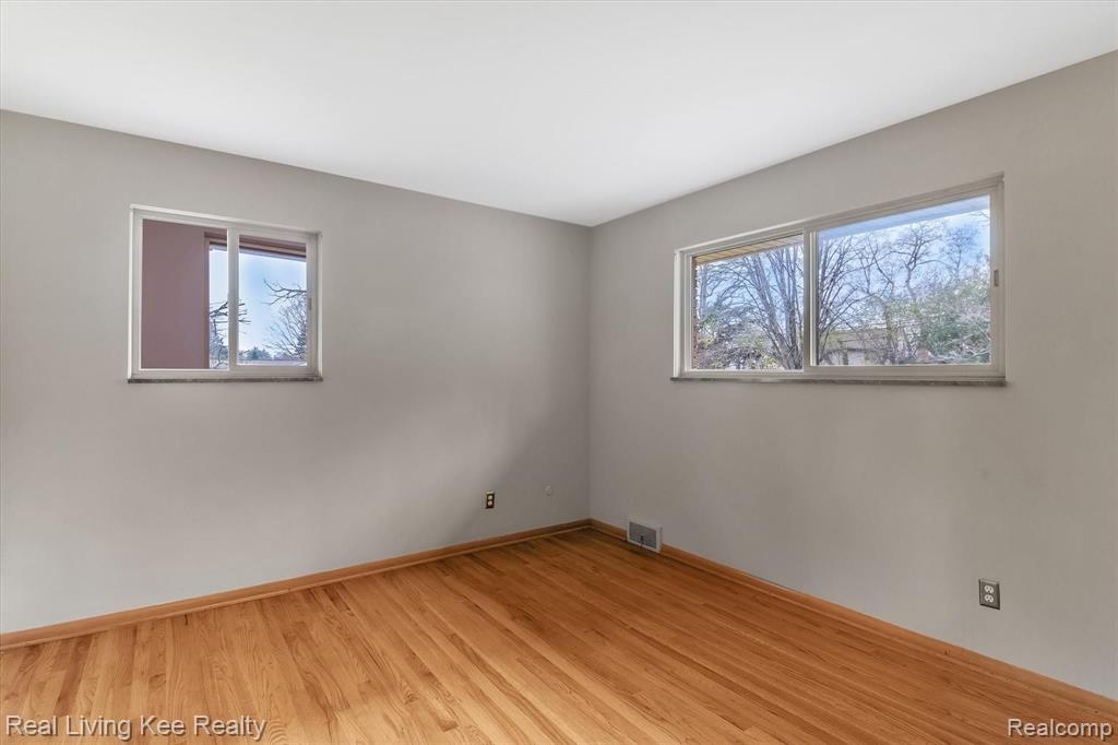 710 Castlebar Drive Rochester Hills, MI 48309 - Photo 19 of 35