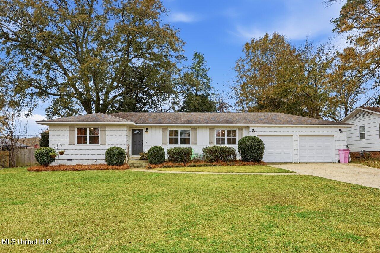 902 E. College St. Home Tours MS