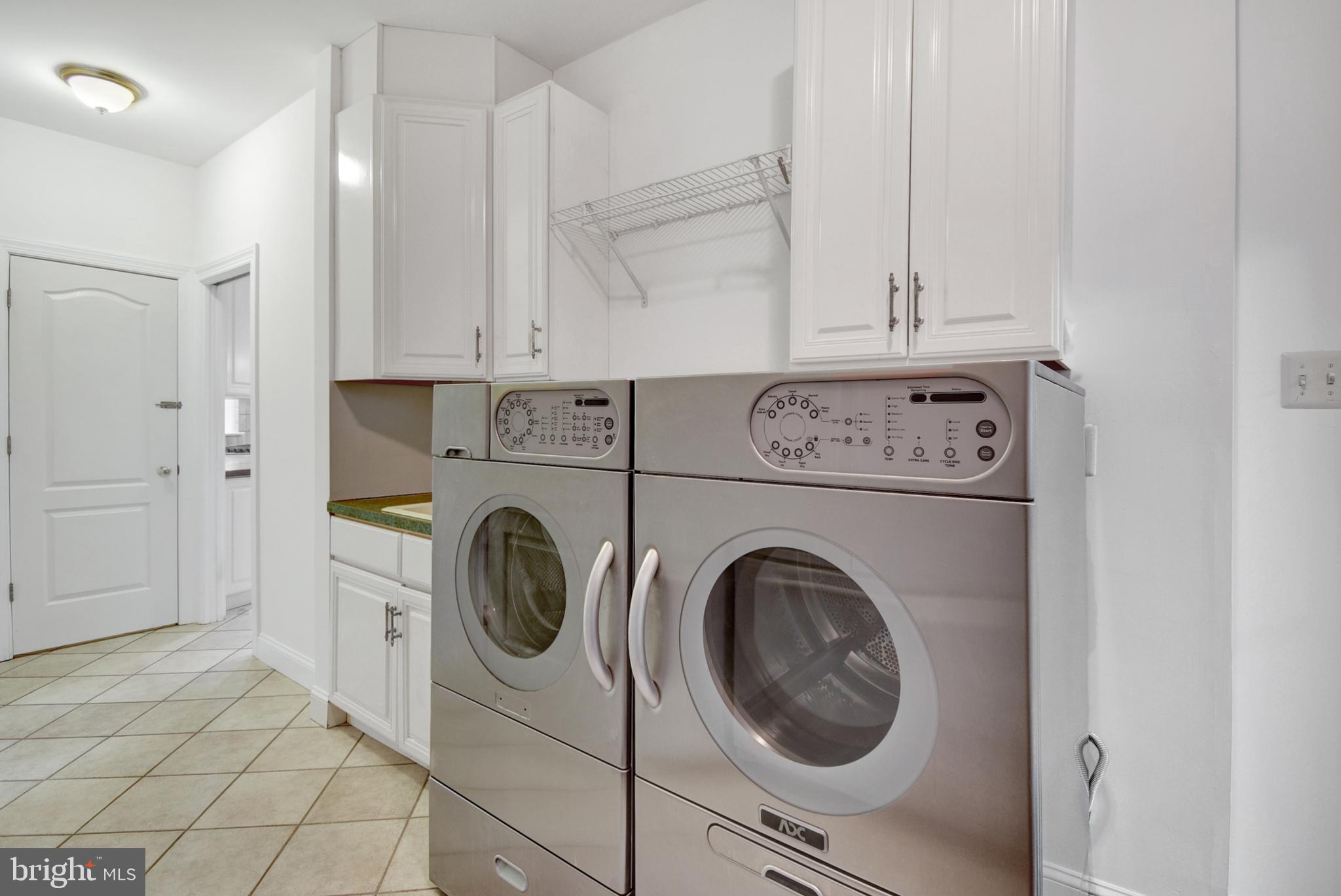 411 Marie Drive Wallingford, PA 19086 - Photo 16 of 44 Laundry Room