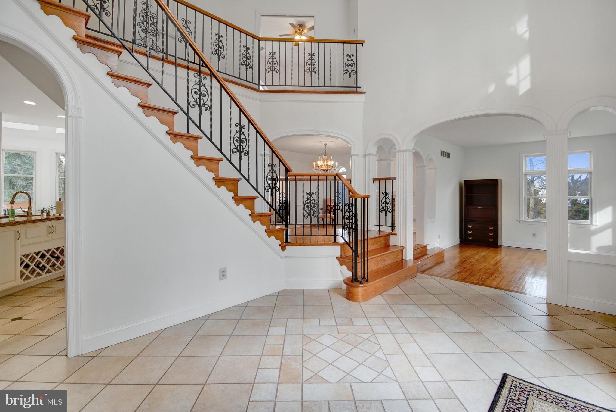 411 Marie Drive Wallingford, PA 19086 - Photo 2 of 44 Two-Story Foyer