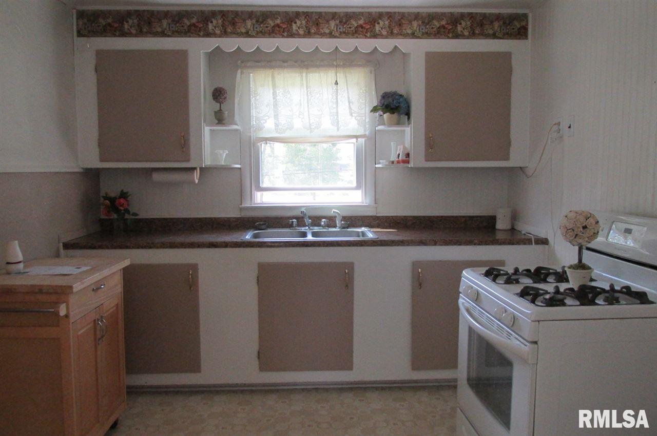 643 South 3rd Street Colona, IL 61241 - Photo 3 of 9 Gallery Image 3