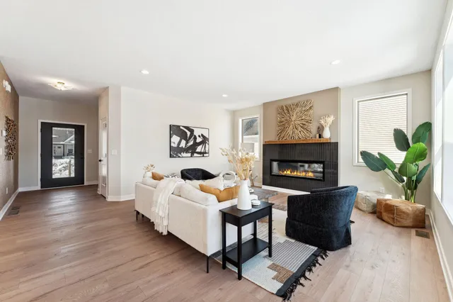 $813,000 | 15032 Ardmullivan Lane, Rosemount, MN 55068