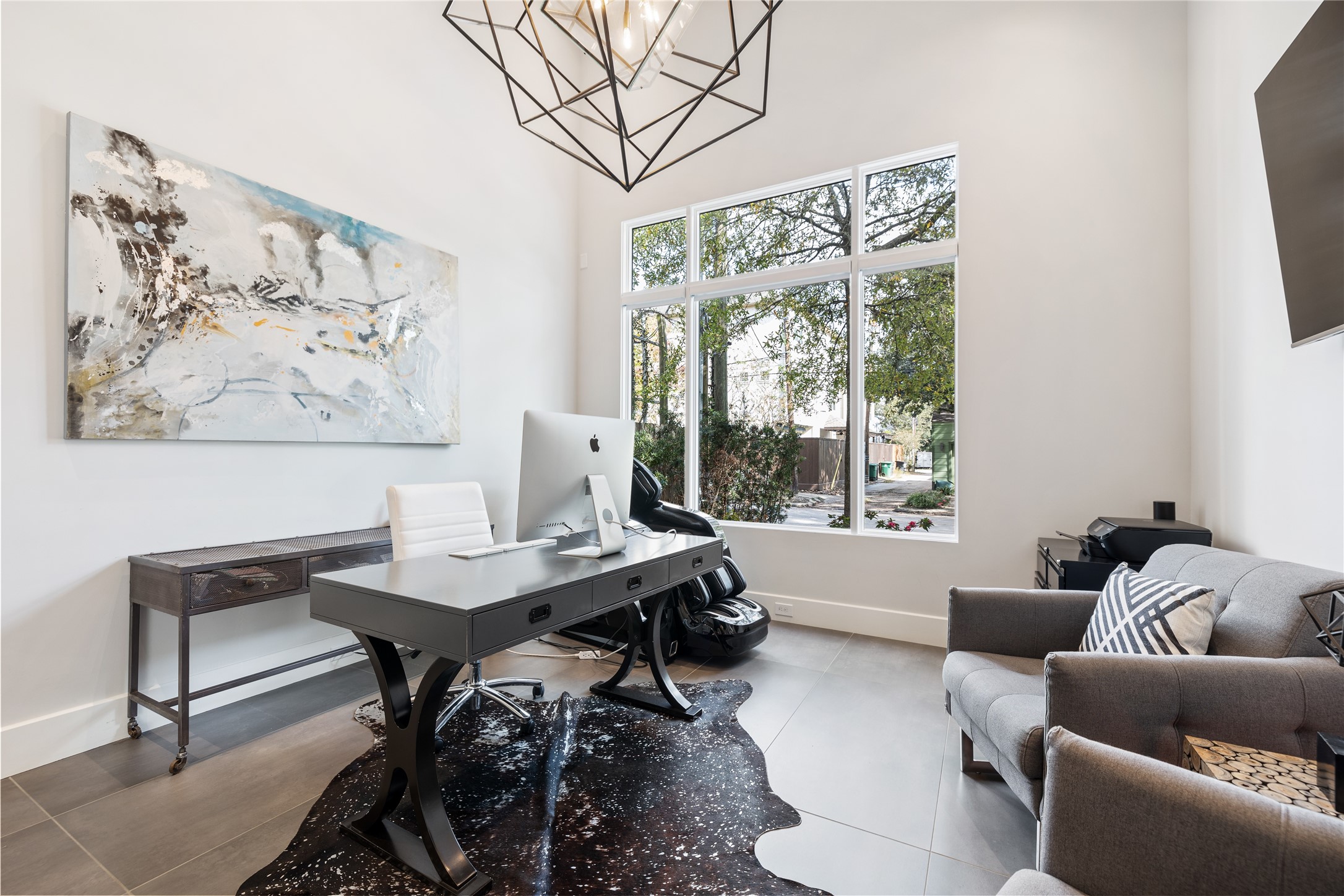 103 Roy Street Houston, TX 77007 - Photo 17 of 37 a view of a livingroom with furniture and a window