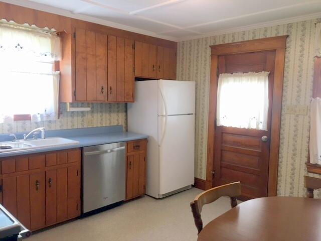 26 Cushman Road Winslow, ME 04901 - Photo 2 of 27 Eat-in kitchen