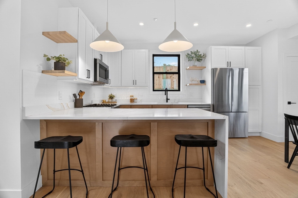 22 Spring Hill Terrace, Unit 22 Somerville, MA 02143 - Photo 2 of 27
