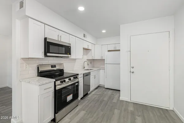 $129,800 | 3131 West Cochise Drive, Unit 229, Phoenix, AZ 85051