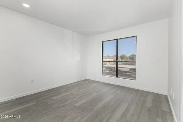 $129,800 | 3131 West Cochise Drive, Unit 229, Phoenix, AZ 85051