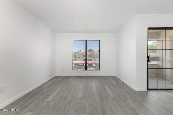 $129,800 | 3131 West Cochise Drive, Unit 229, Phoenix, AZ 85051