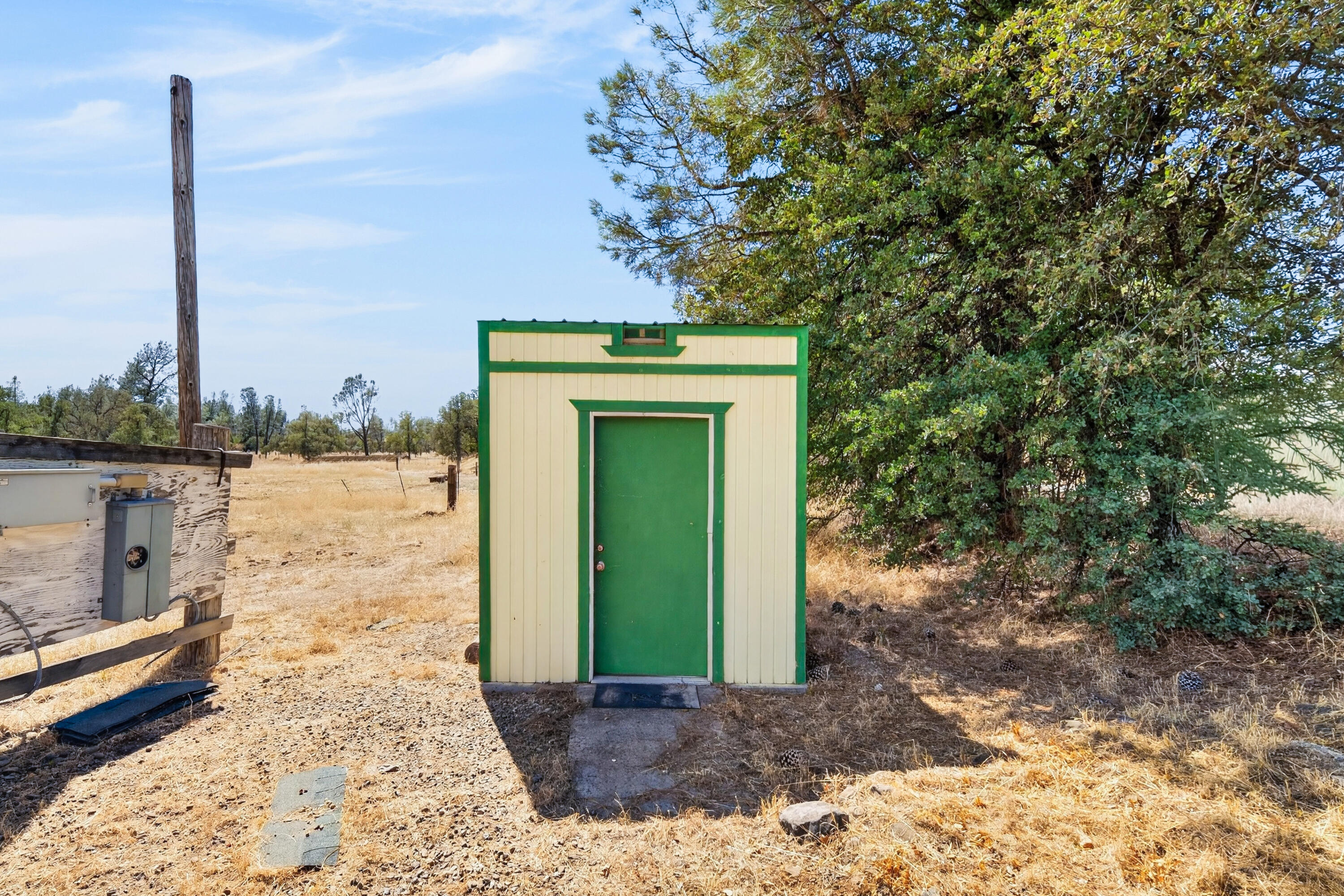 24555 Dersch Road Anderson, CA 96007 - Photo 26 of 40 Shed