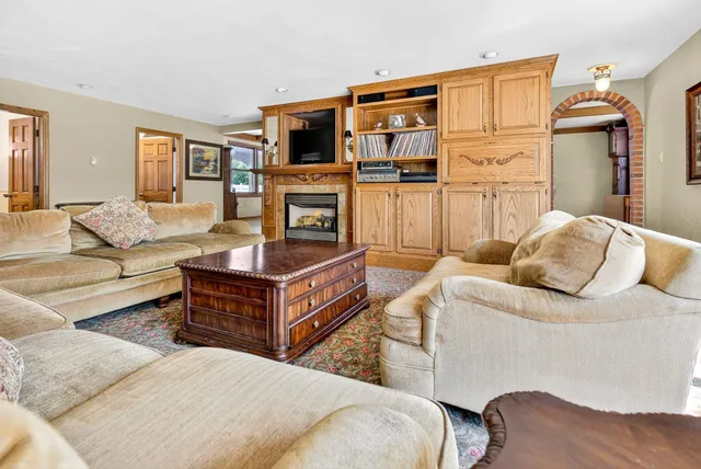 $739,900 | 216 East Main Street, Hortonville, WI 54944