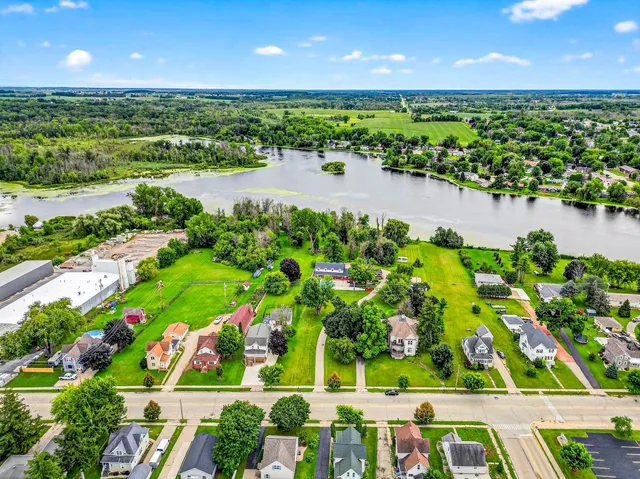 $739,900 | 216 East Main Street, Hortonville, WI 54944