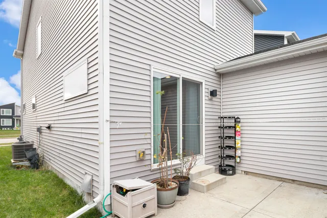 $425,000 | 5912 Minong Lane, Fitchburg, WI 53711