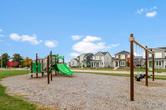 $425,000 | 5912 Minong Lane, Fitchburg, WI 53711