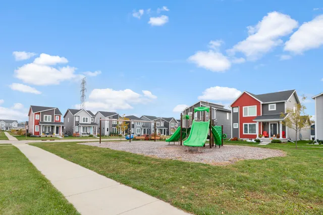 $425,000 | 5912 Minong Lane, Fitchburg, WI 53711