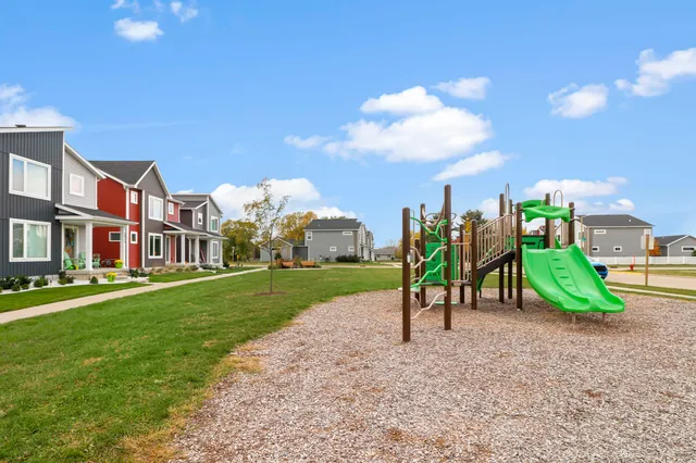 $425,000 | 5912 Minong Lane, Fitchburg, WI 53711