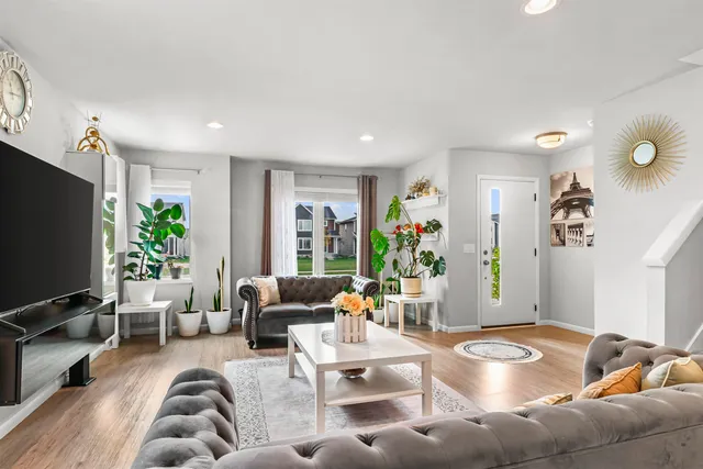 $425,000 | 5912 Minong Lane, Fitchburg, WI 53711