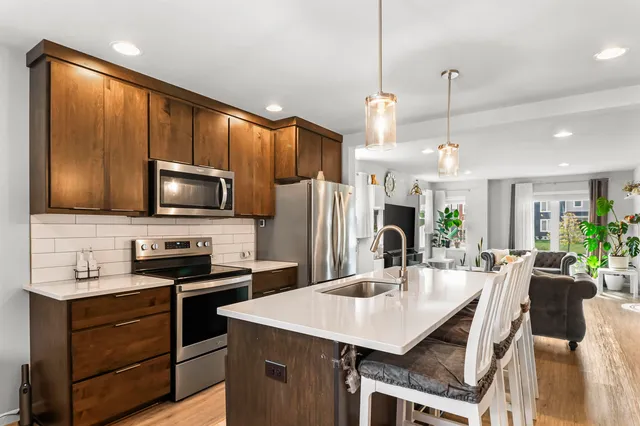 $425,000 | 5912 Minong Lane, Fitchburg, WI 53711