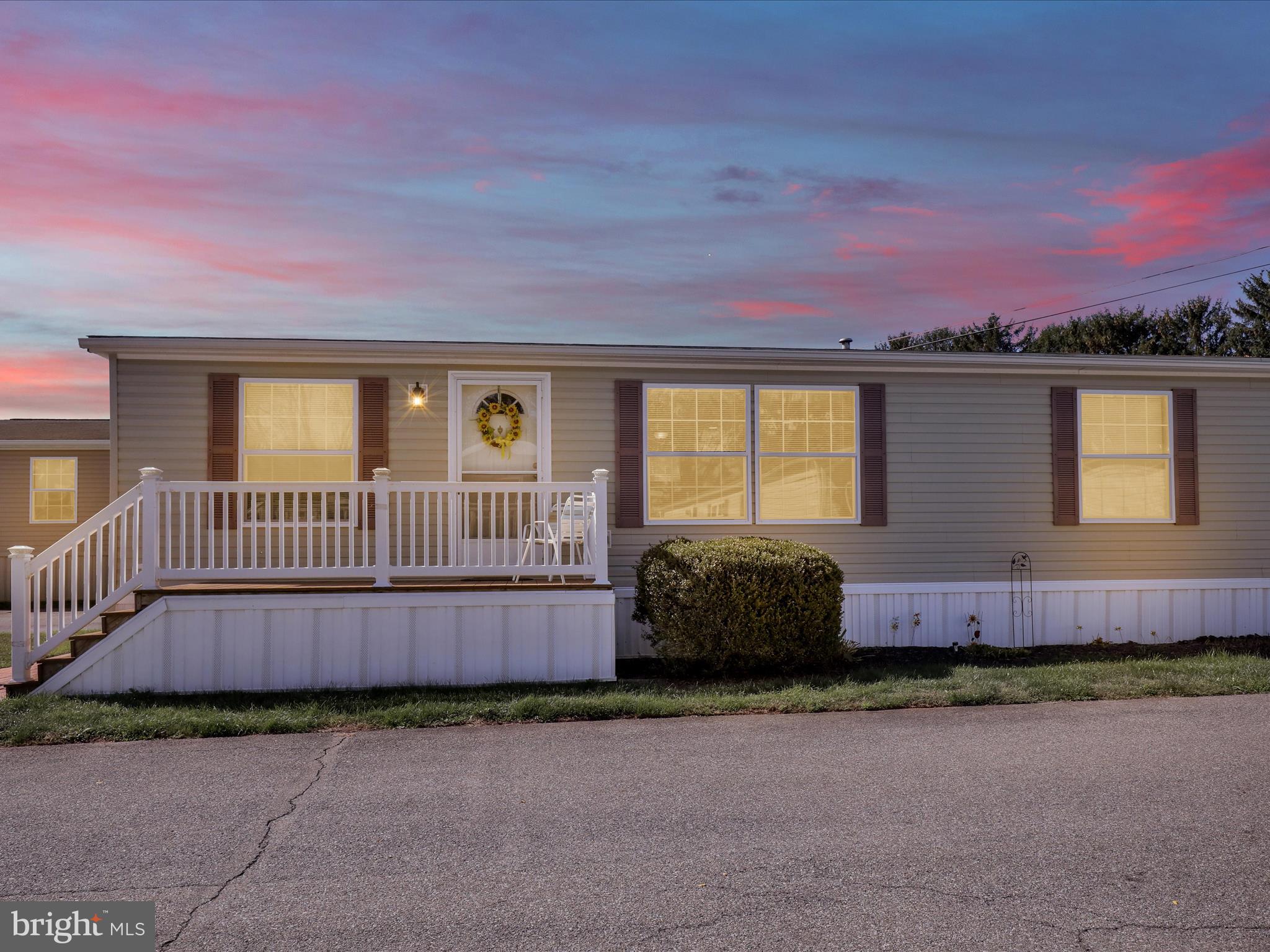 27 Jere Road Gordonville, PA 17529 - Photo 4 of 26 7J8A9825_TW