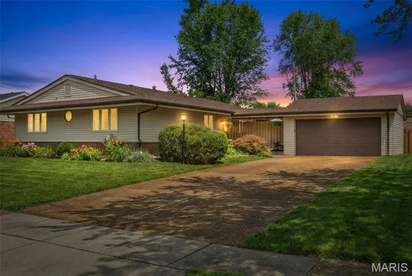 $499,900 | 12509 Larkwood Drive, St. Louis, MO 63146