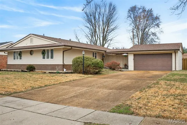 $499,900 | 12509 Larkwood Drive, St. Louis, MO 63146