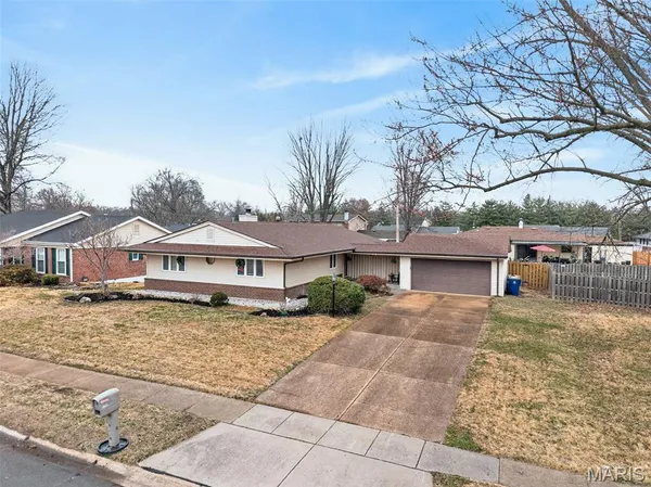 $499,900 | 12509 Larkwood Drive, St. Louis, MO 63146
