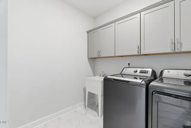 $575,000 | 3318 Longleaf Estates Drive, Raleigh, NC 27616