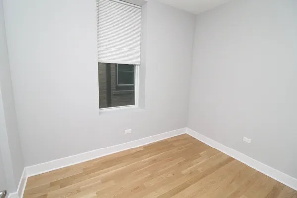 $4,000 | 1411 West Taylor Street, Unit 3F, Chicago, IL 60607