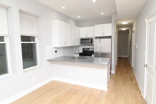 $4,000 | 1411 West Taylor Street, Unit 3F, Chicago, IL 60607