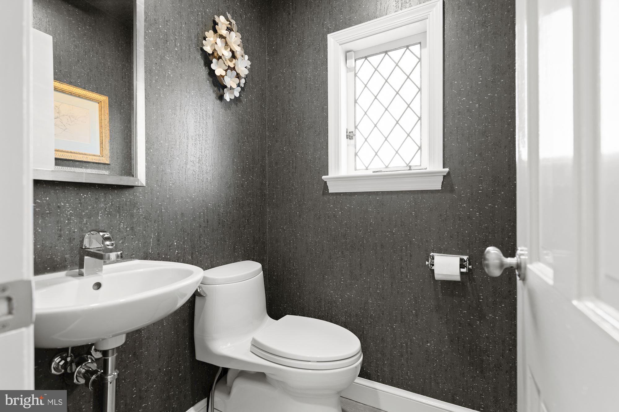 4720 Sedgwick Street Northwest Washington, DC 20016 - Photo 10 of 24 Main Level - Powder Room