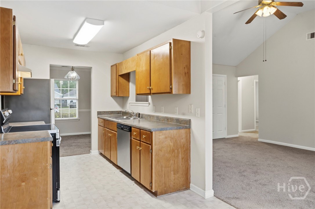 185 Berwick Lakes Boulevard Pooler, GA 31322 - Photo 13 of 30