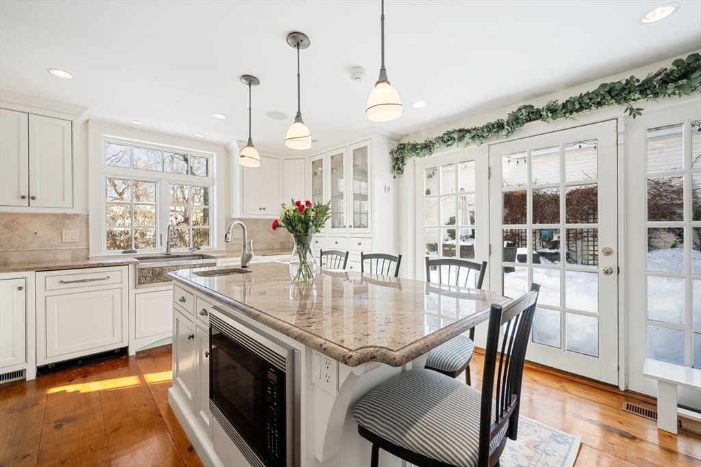 45 School Street Manchester, MA 01944 - Photo 7 of 42