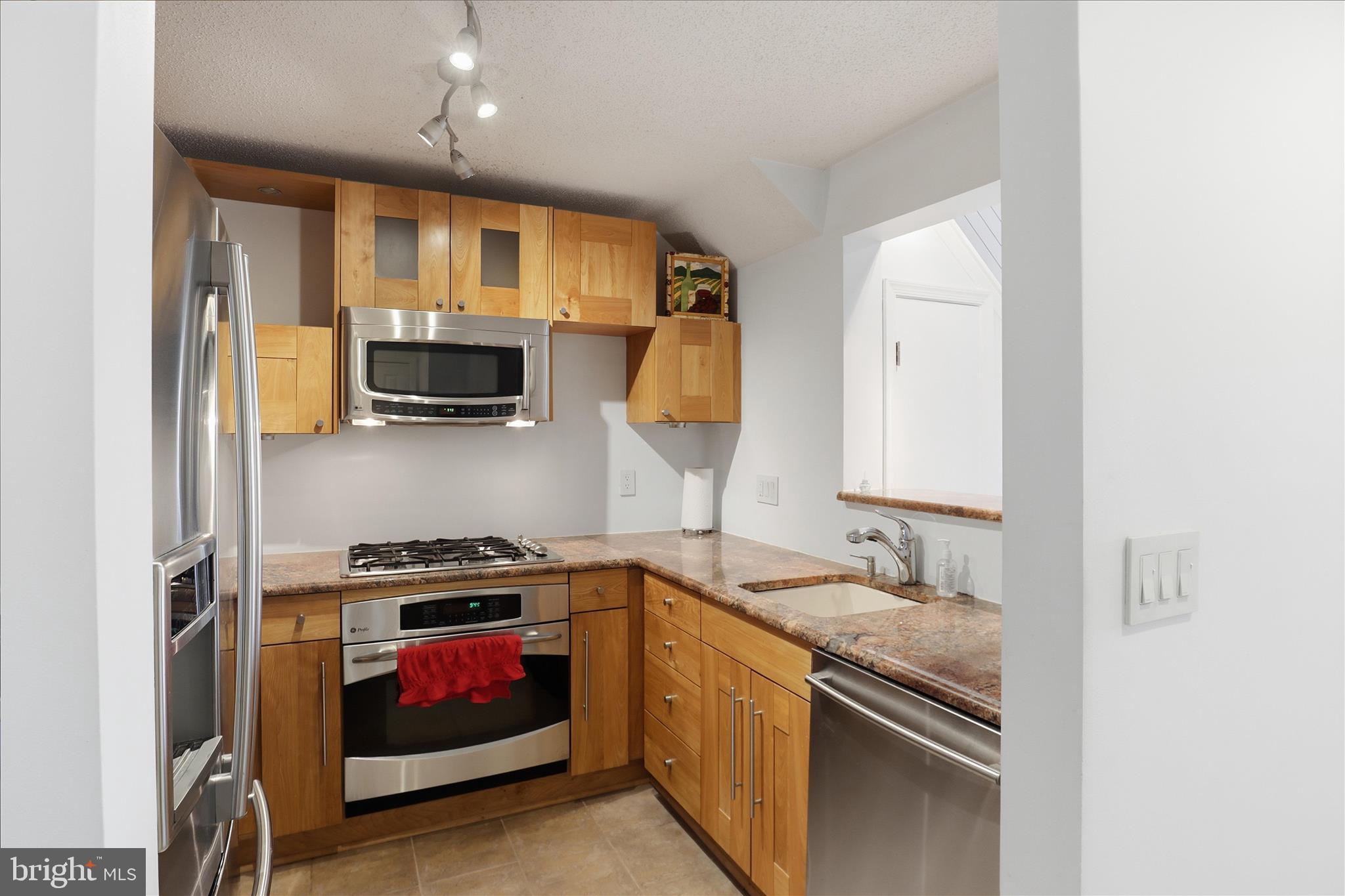 1720 Lake Shore Crest Drive, Unit 34 Reston, VA 20190 - Photo 6 of 37