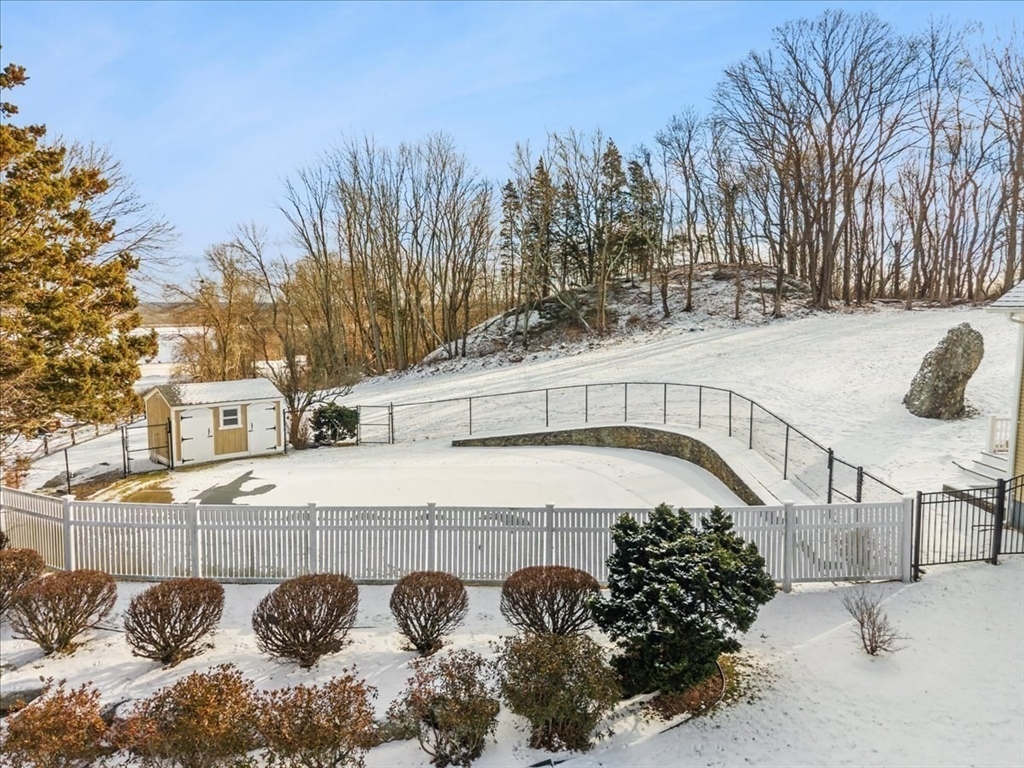 692 Elm Street Somerset, MA 02726 - Photo 27 of 42